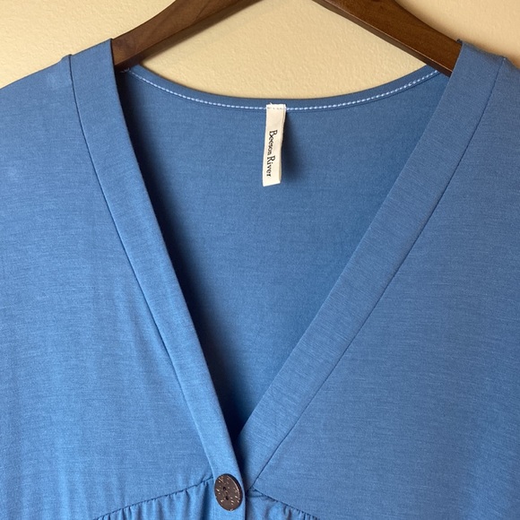 Beeson River, boutique top, 2x - Picture 2 of 4